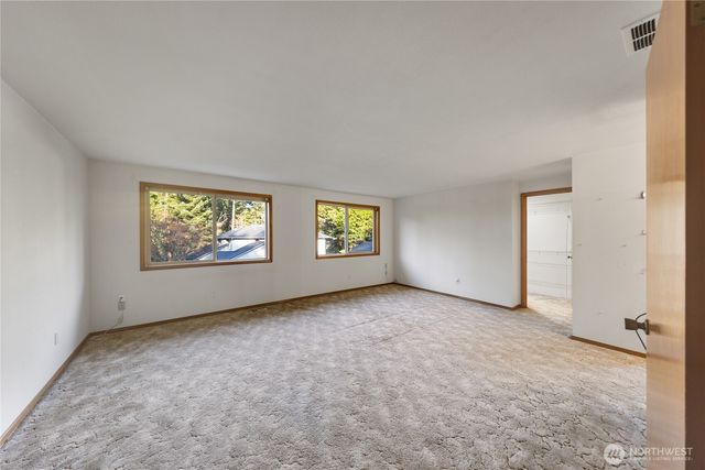 2115 Fairway Lane, Oak Harbor, WA 98277