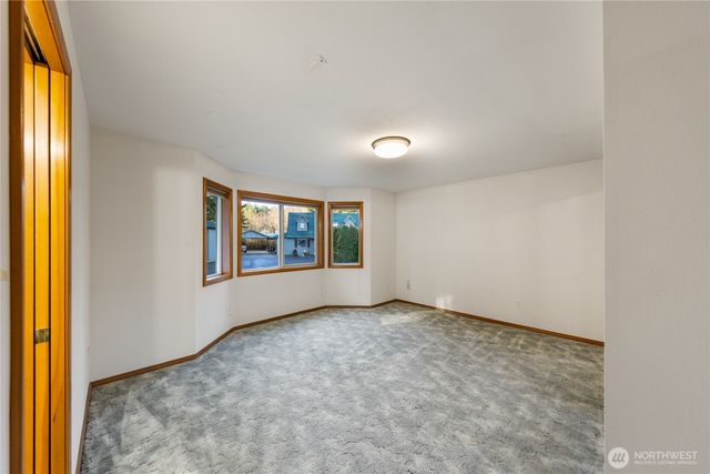 2115 Fairway Lane, Oak Harbor, WA 98277