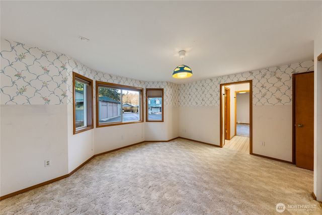 2115 Fairway Lane, Oak Harbor, WA 98277