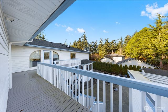2115 Fairway Lane, Oak Harbor, WA 98277