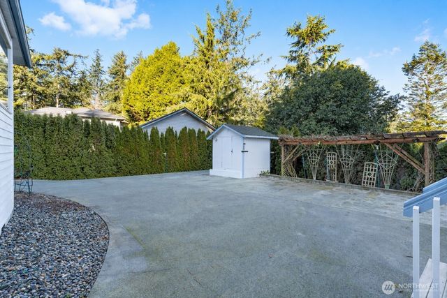 2115 Fairway Lane, Oak Harbor, WA 98277