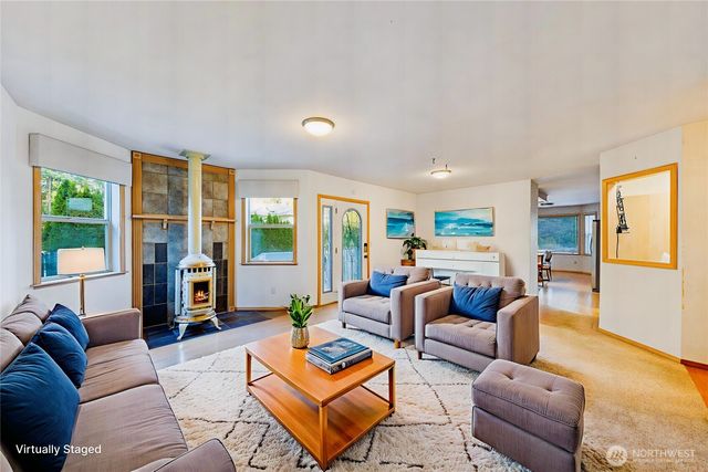 2115 Fairway Lane, Oak Harbor, WA 98277