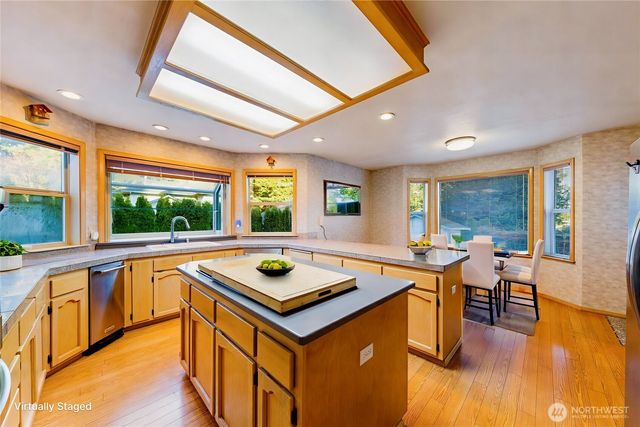 2115 Fairway Lane, Oak Harbor, WA 98277