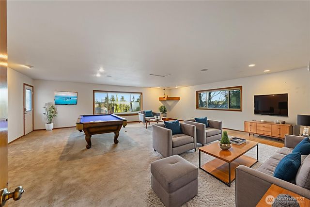 2115 Fairway Lane, Oak Harbor, WA 98277