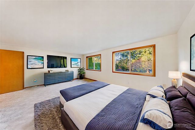 2115 Fairway Lane, Oak Harbor, WA 98277