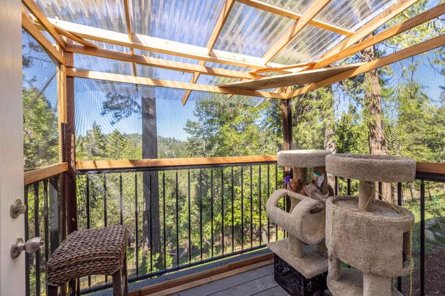 5015 Shooting Star Rd, Pollock Pines, CA 95726