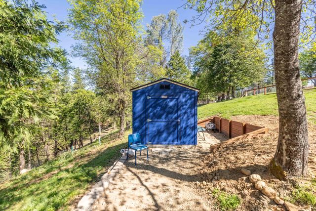 5015 Shooting Star Rd, Pollock Pines, CA 95726