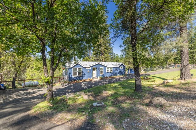 5015 Shooting Star Rd, Pollock Pines, CA 95726