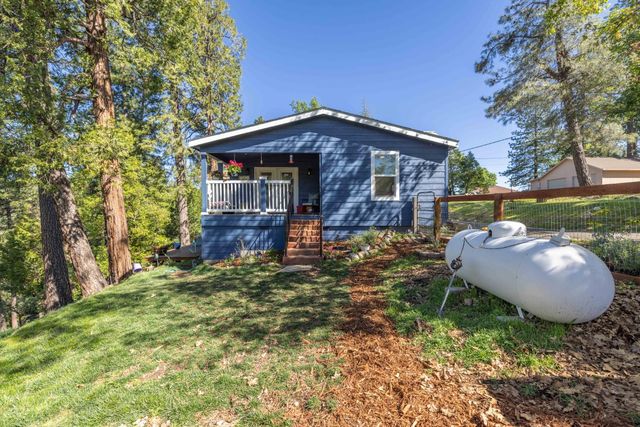 5015 Shooting Star Rd, Pollock Pines, CA 95726