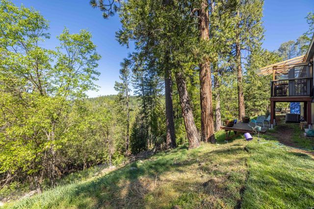 5015 Shooting Star Rd, Pollock Pines, CA 95726
