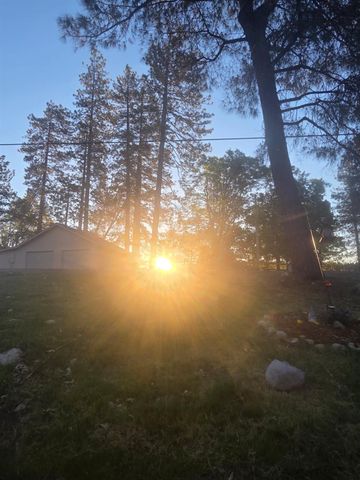 5015 Shooting Star Rd, Pollock Pines, CA 95726