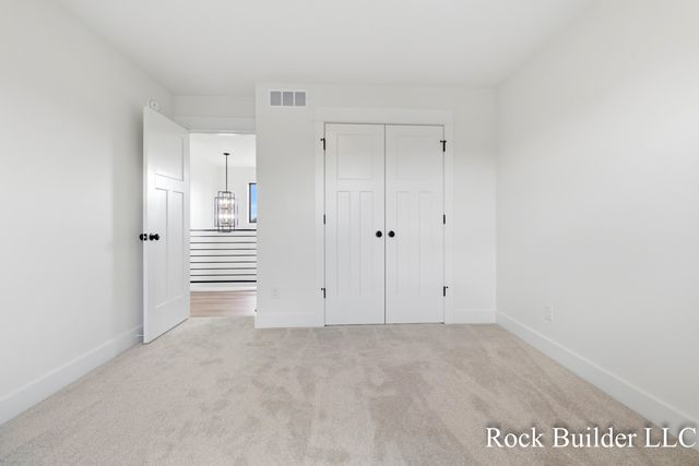 3337 Eagle Peak Drive, Jenison, MI 49428