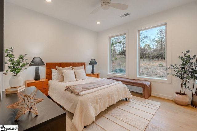 11 Mount Zion Avenue, Greenville, SC 29609