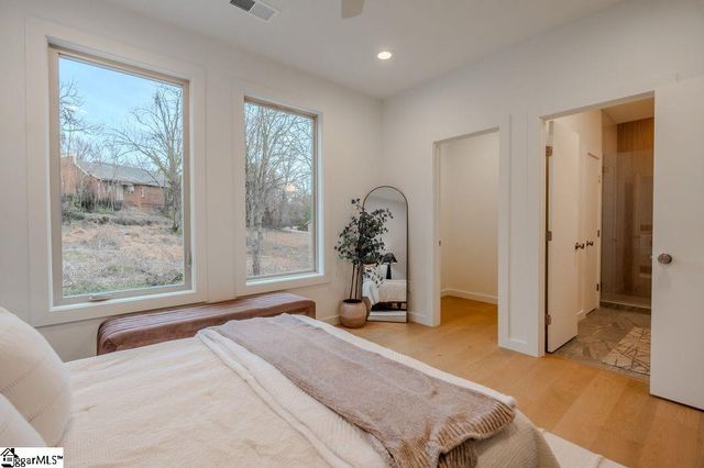 11 Mount Zion Avenue, Greenville, SC 29609