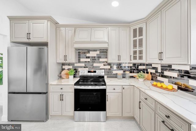 552 FOUR MILE BRANCH RD, Sicklerville, NJ 08081