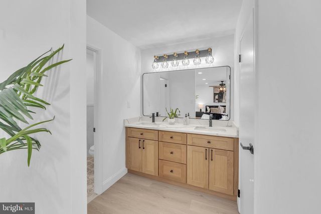 552 FOUR MILE BRANCH RD, Sicklerville, NJ 08081