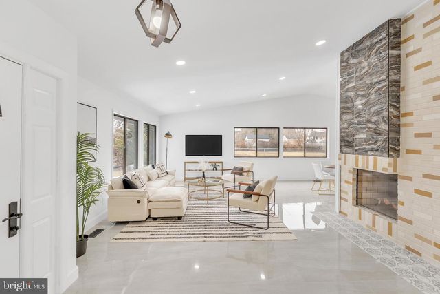 552 FOUR MILE BRANCH RD, Sicklerville, NJ 08081