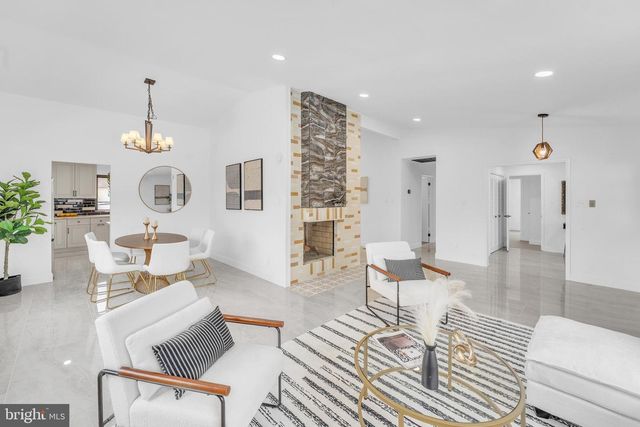 552 FOUR MILE BRANCH RD, Sicklerville, NJ 08081