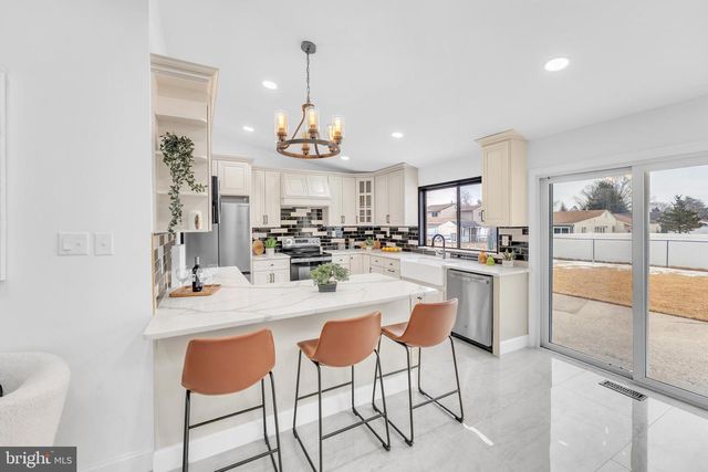 552 FOUR MILE BRANCH RD, Sicklerville, NJ 08081