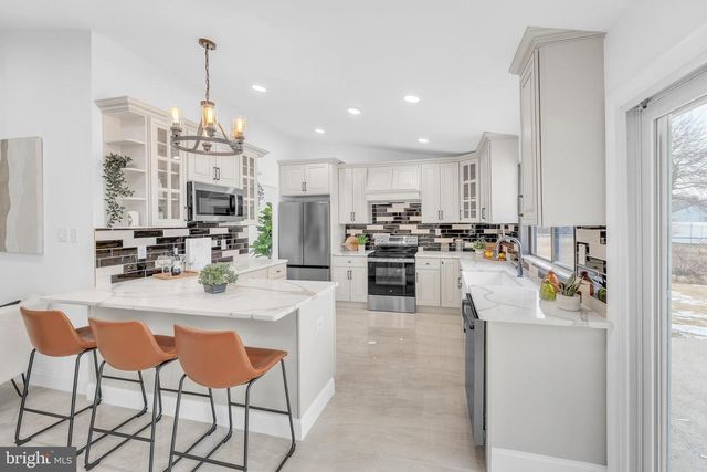 552 FOUR MILE BRANCH RD, Sicklerville, NJ 08081