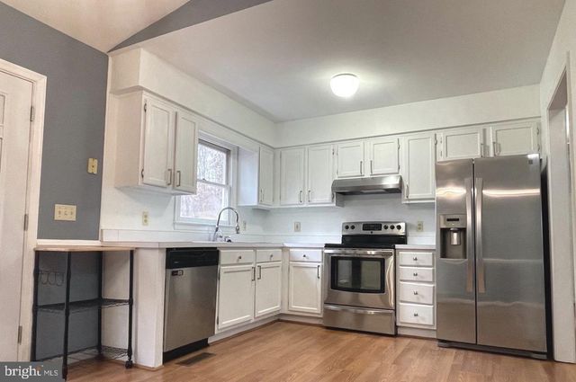 3112 BROWN HILL DR, Fredericksburg, VA 22408