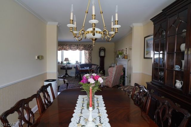 19 Berkeley Ter, Livingston Twp., NJ 07039