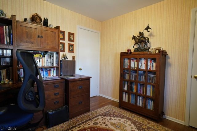 19 Berkeley Ter, Livingston Twp., NJ 07039