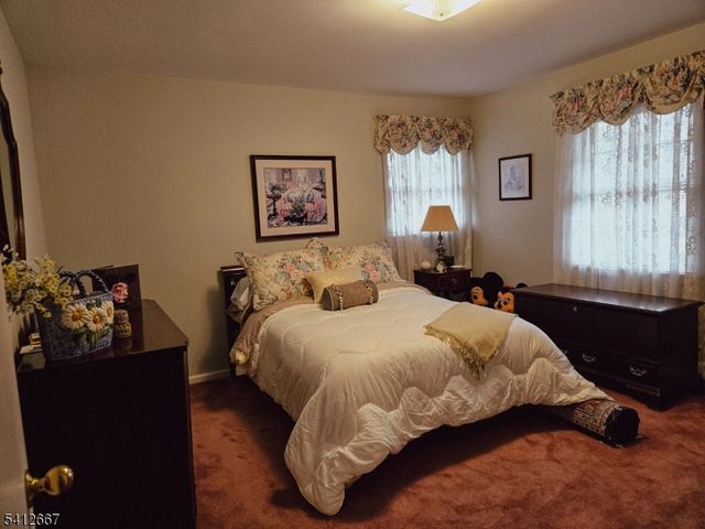 19 Berkeley Ter, Livingston Twp., NJ 07039