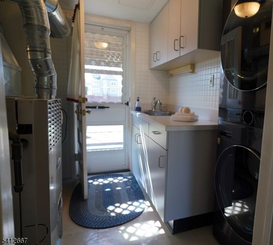 19 Berkeley Ter, Livingston Twp., NJ 07039