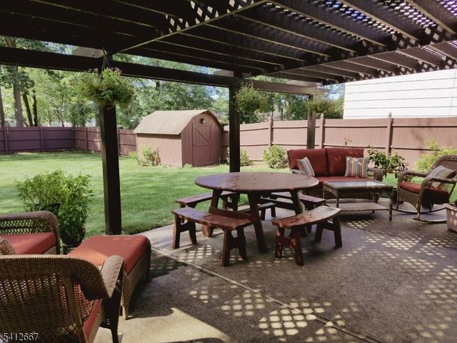 19 Berkeley Ter, Livingston Twp., NJ 07039