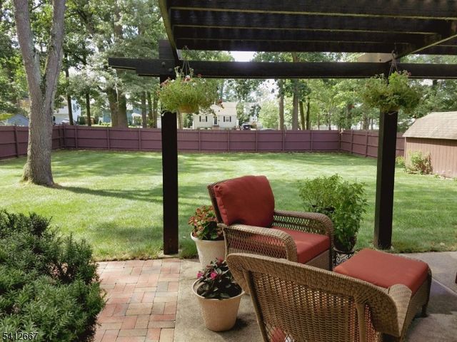 19 Berkeley Ter, Livingston Twp., NJ 07039