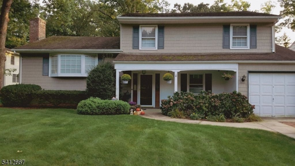 19 Berkeley Ter, Livingston Twp., NJ 07039