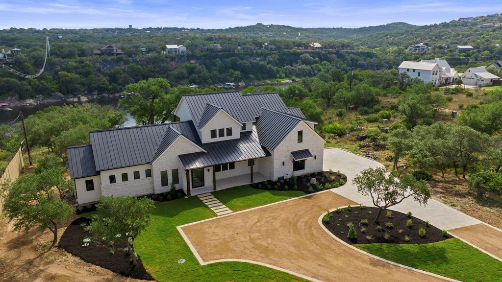 1419 Likeness RD, Spicewood, TX 78669