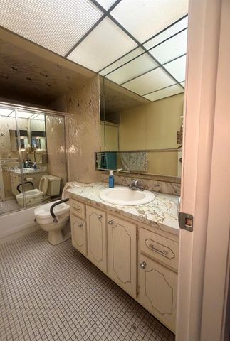 9201 Sunrise Lakes Boulevard 302, Sunrise, FL 33322