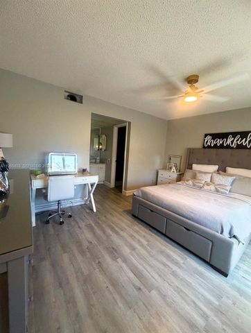9201 Sunrise Lakes Boulevard 302, Sunrise, FL 33322