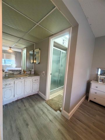 9201 Sunrise Lakes Boulevard 302, Sunrise, FL 33322