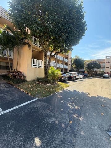 9201 Sunrise Lakes Boulevard 302, Sunrise, FL 33322