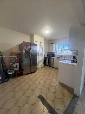 9201 Sunrise Lakes Boulevard 302, Sunrise, FL 33322