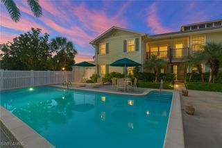 880 8th AVE S 202, Naples, FL 34102