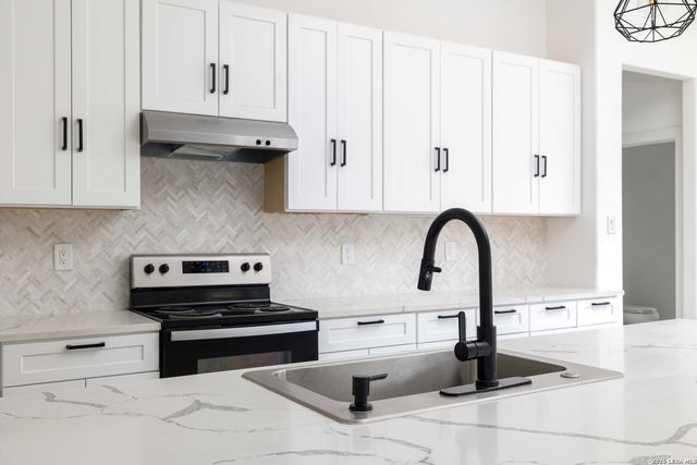 1104 Santa Rosa, Canyon Lake, TX 78133