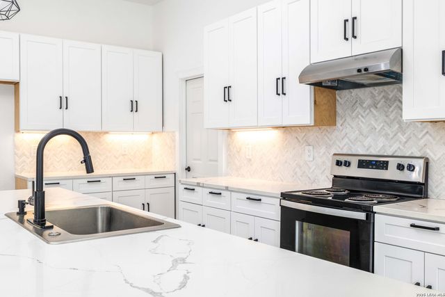 1104 Santa Rosa, Canyon Lake, TX 78133