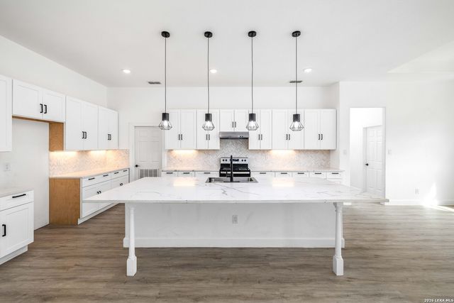 1104 Santa Rosa, Canyon Lake, TX 78133