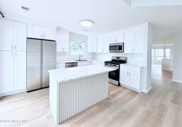 1 Whitemarsh Drive, Manalapan, NJ 07726