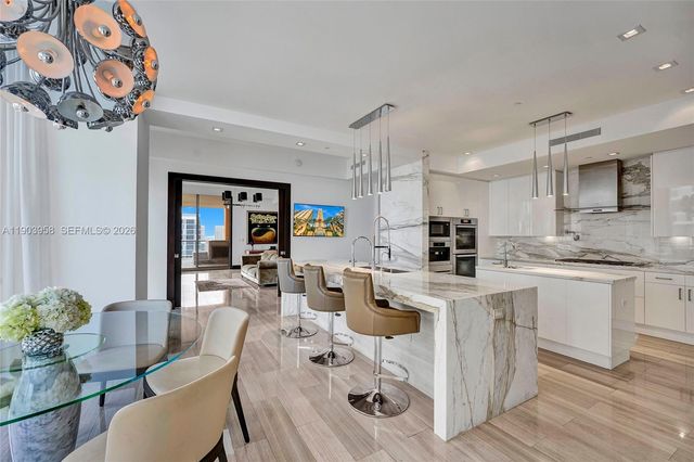 17749 Collins 1402, Sunny Isles Beach, FL 33160