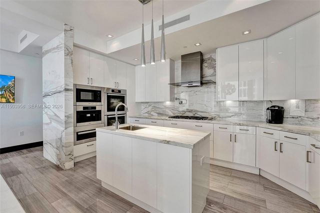 17749 Collins 1402, Sunny Isles Beach, FL 33160