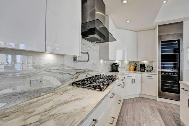 17749 Collins 1402, Sunny Isles Beach, FL 33160