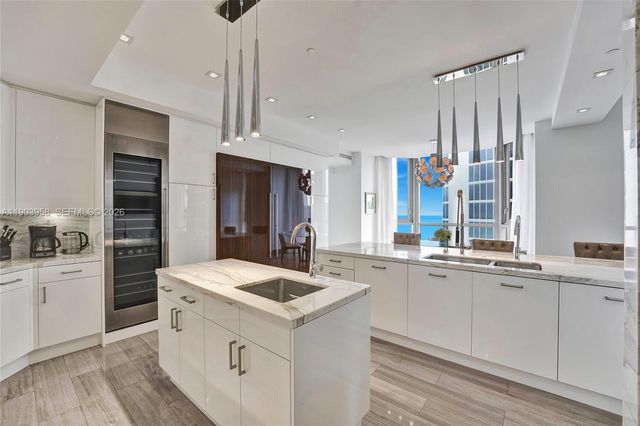 17749 Collins 1402, Sunny Isles Beach, FL 33160