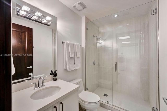 17749 Collins 1402, Sunny Isles Beach, FL 33160