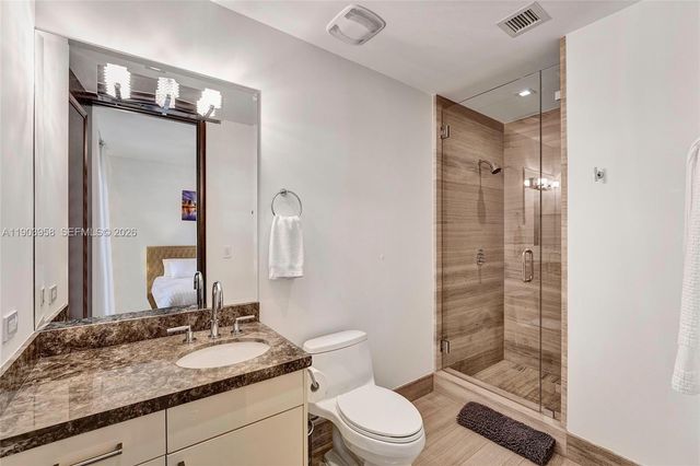 17749 Collins 1402, Sunny Isles Beach, FL 33160