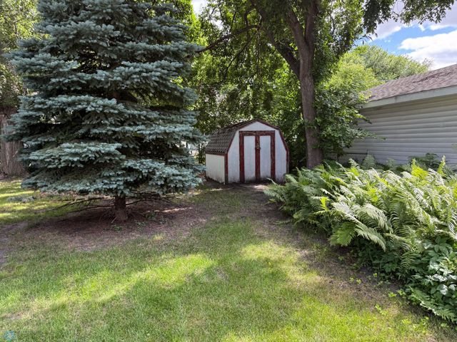 1322 9th Avenue S, Fargo, ND 58103
